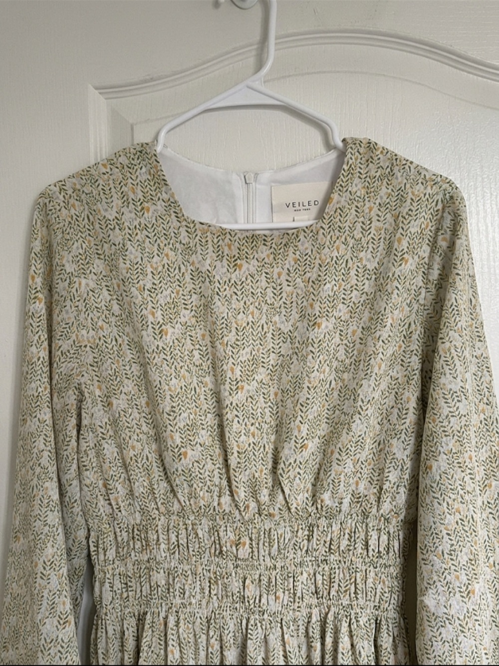 Veiled New York Floral Smocked Waist Long Sleeve Dress LARGE